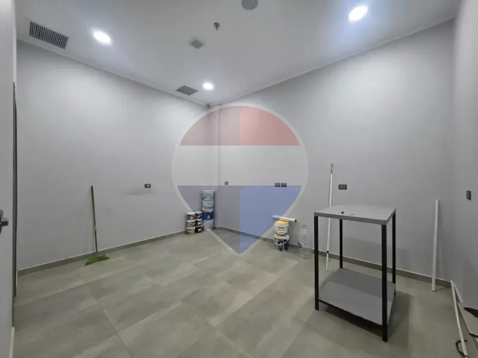Office for Rent in Legenda Mall-SuperLux Finishing