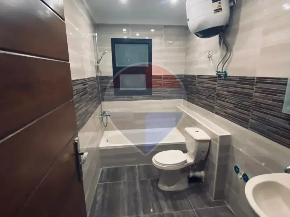 Apartment in Courtyard With Kitchen &ACs