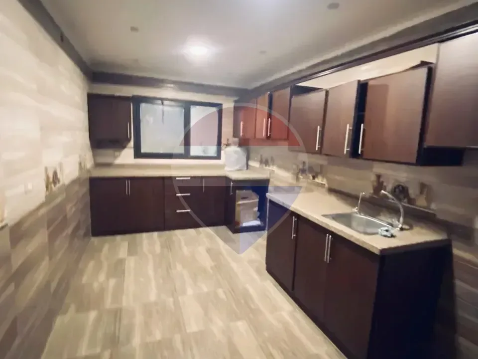 Apartment in Courtyard With Kitchen &ACs