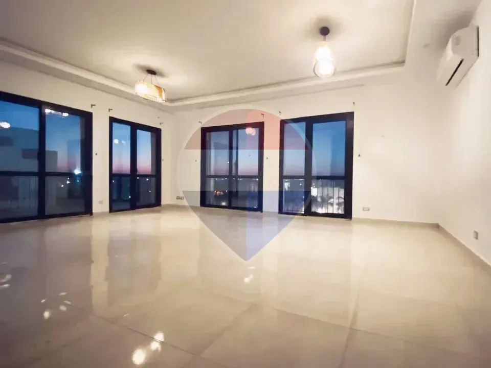 Apartment in Courtyard With Kitchen &ACs