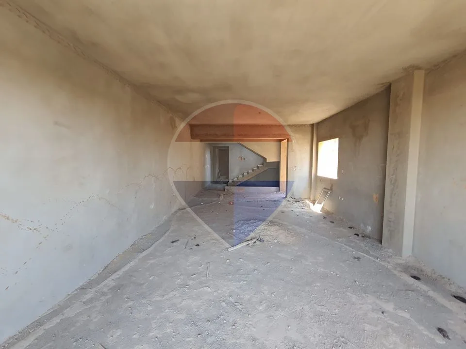 توين هاوس للبيع في بيراميدز ووك