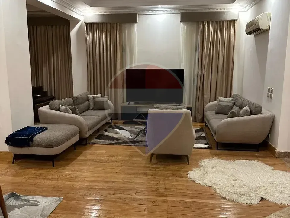فيلا للإيجار في كمبوند بفرلي هيلز – الشيخ زايد