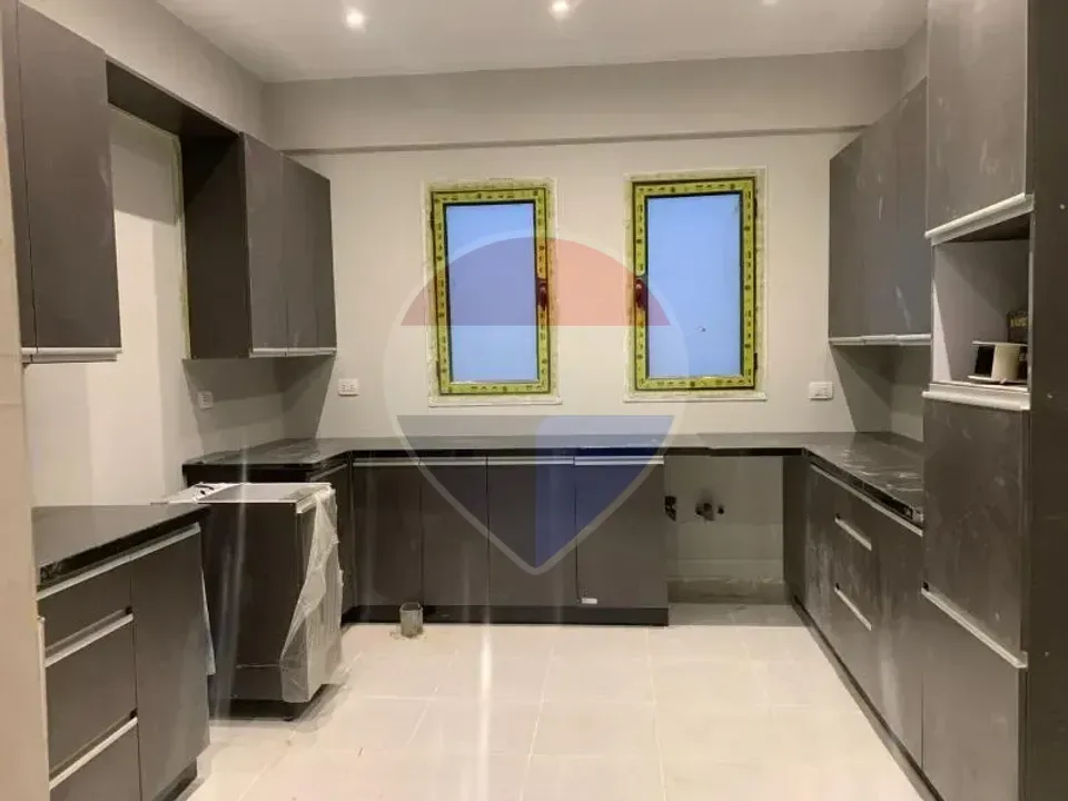Middle townhouse -First use with pool - Palm Hills