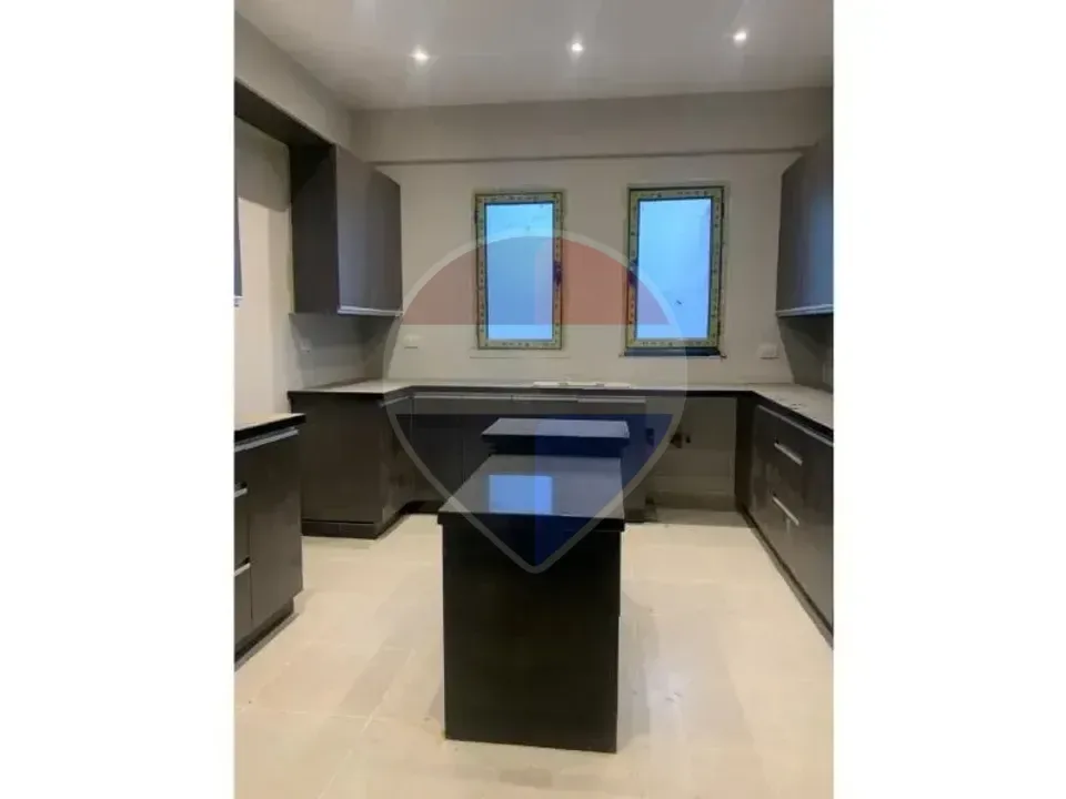 Middle townhouse -First use with pool - Palm Hills