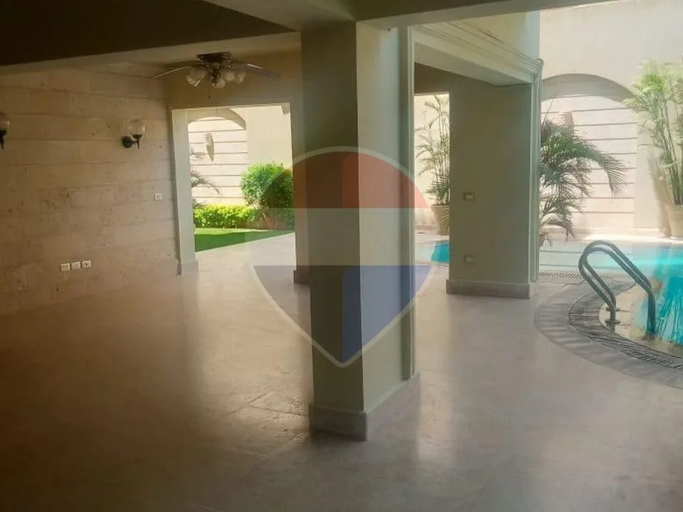Villa for sale 1000 m in the Fifth Settlement