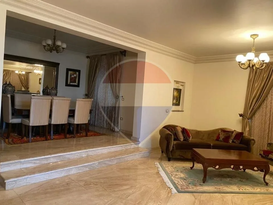 Villa for sale 1000 m in the Fifth Settlement
