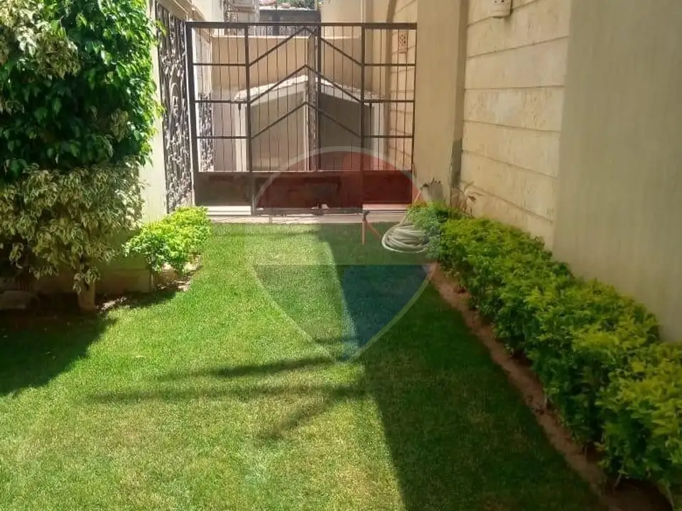 Villa for sale 1000 m in the Fifth Settlement