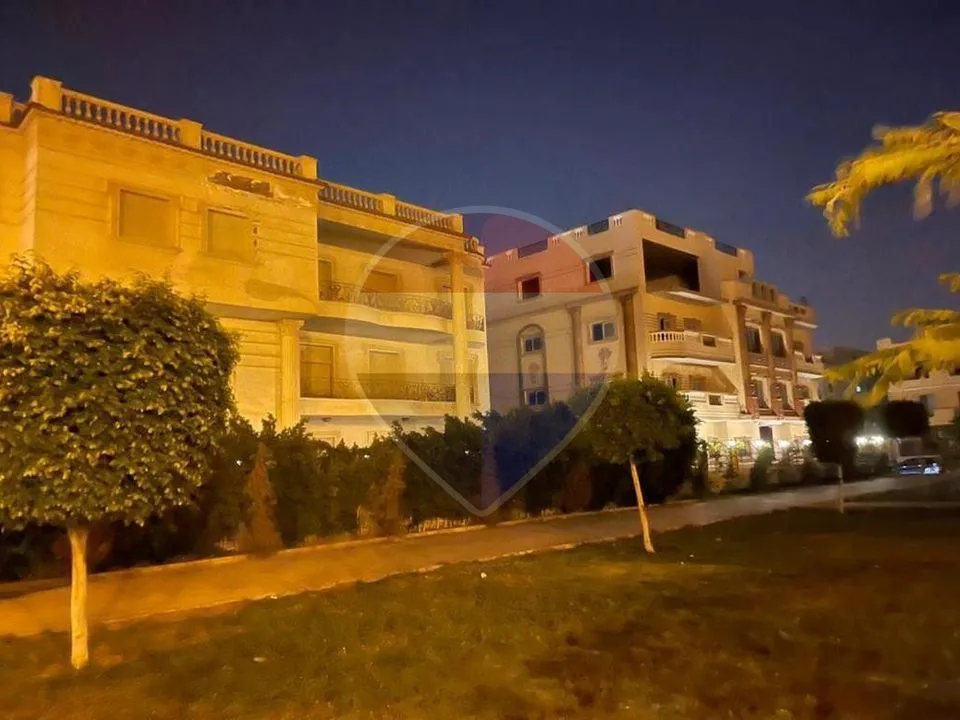 Villa for sale 1000 m in the Fifth Settlement