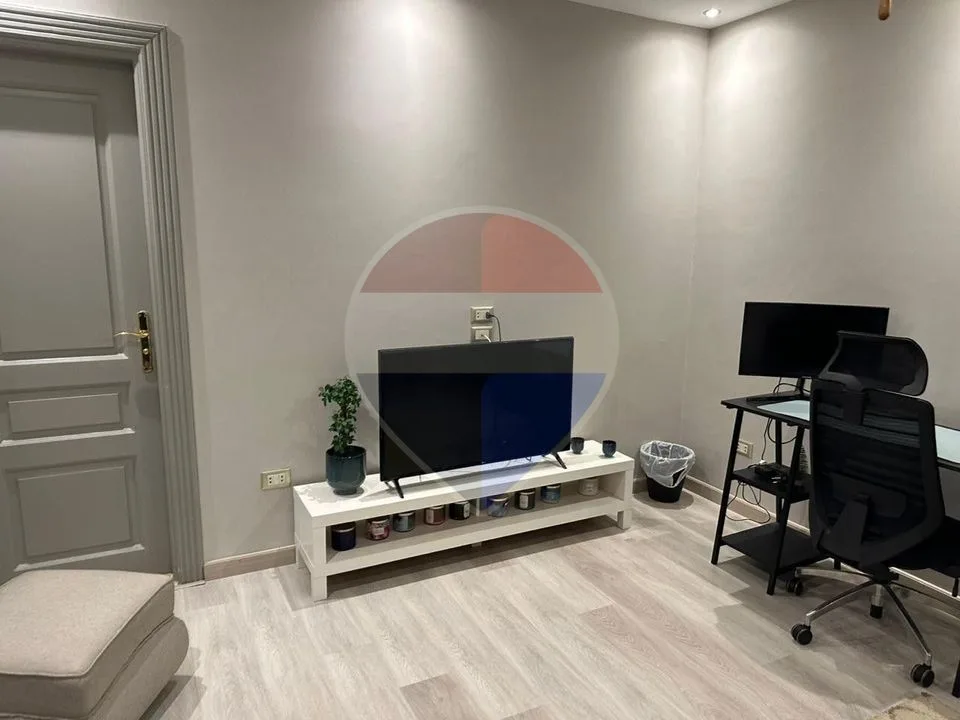 Villa for sale 1000 m in the Fifth Settlement