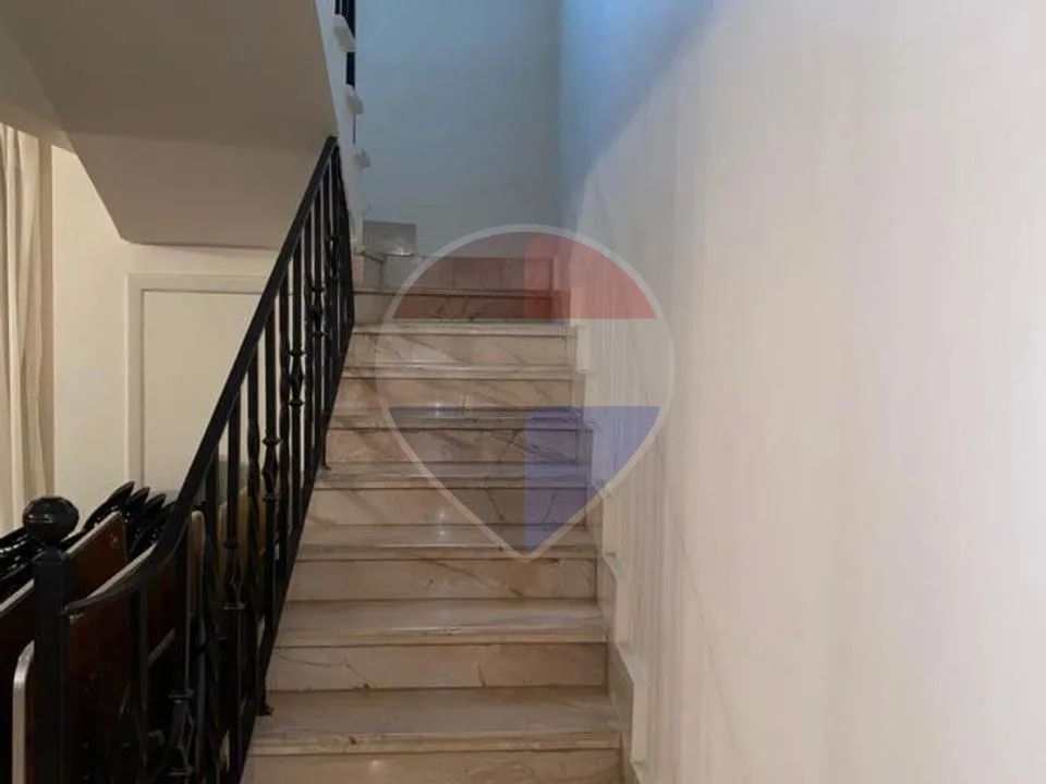 Villa for sale 1000 m in the Fifth Settlement