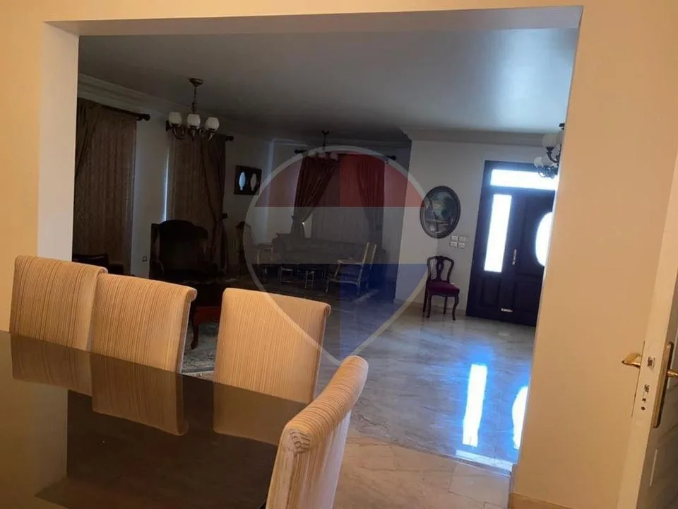 Villa for sale 1000 m in the Fifth Settlement