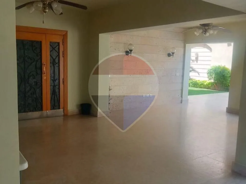 Villa for sale 1000 m in the Fifth Settlement
