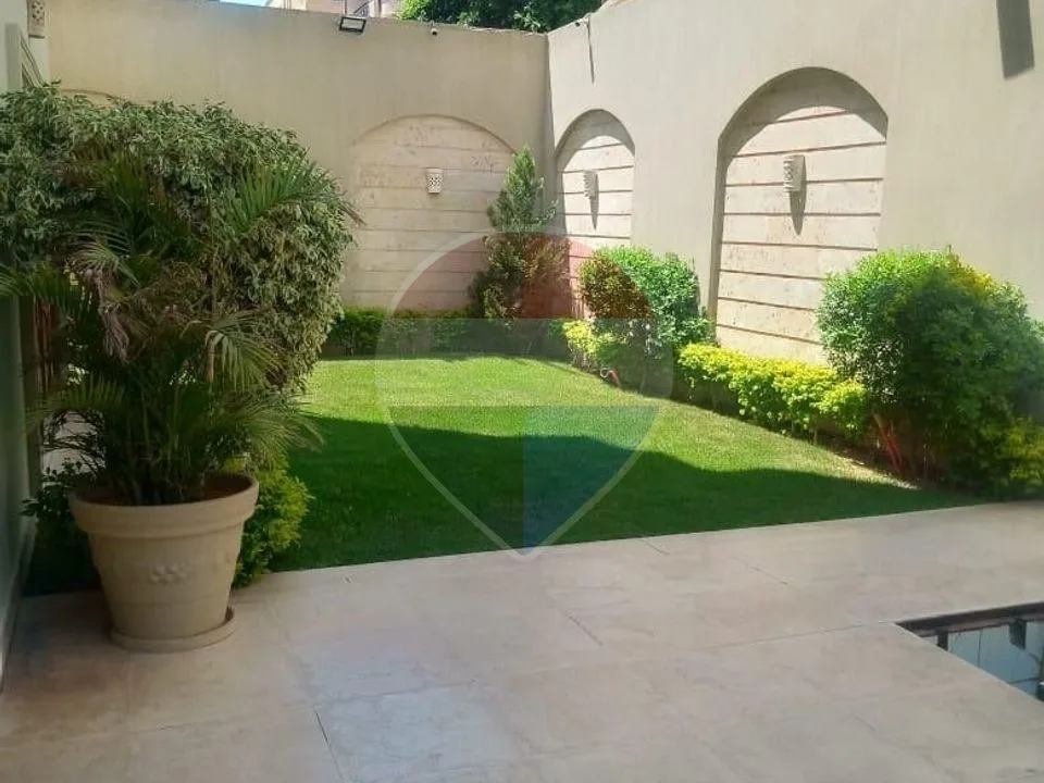Villa for sale 1000 m in the Fifth Settlement