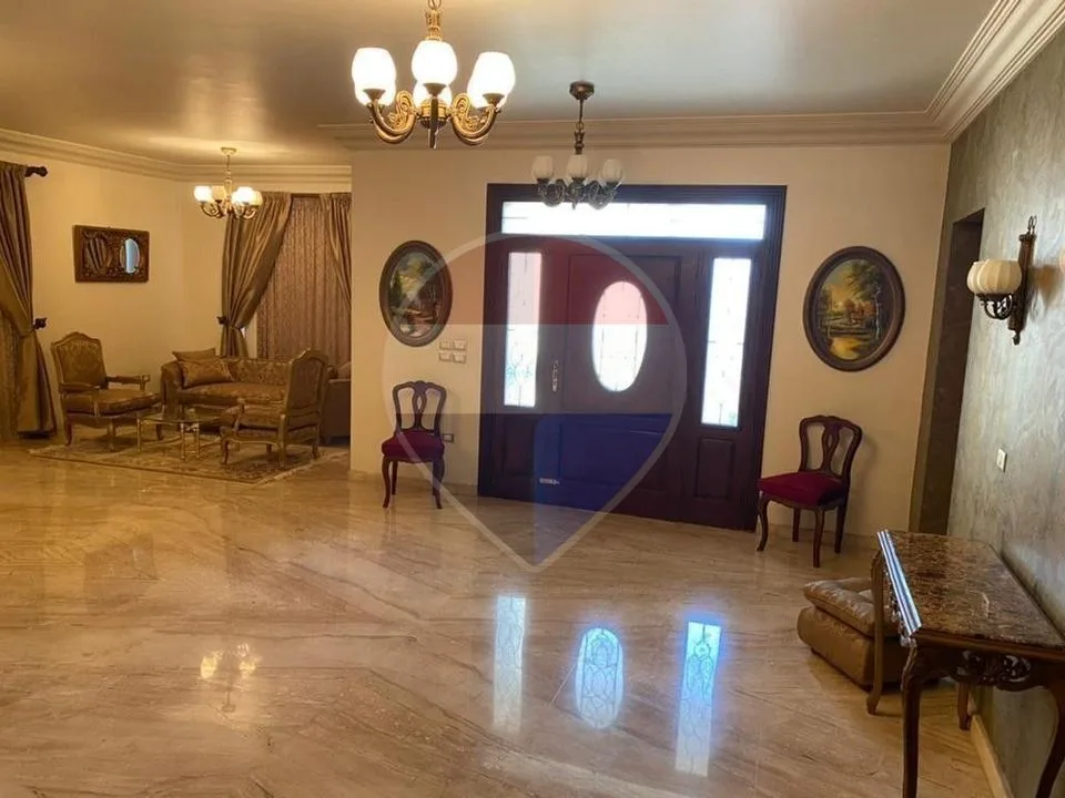 Villa for sale 1000 m in the Fifth Settlement