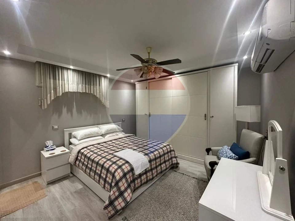 Villa for sale 1000 m in the Fifth Settlement