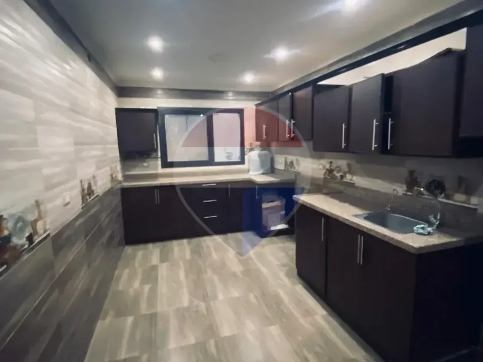 For rent in Beverly Hills - Courtyard Ultra-luxury apartment with a prime view