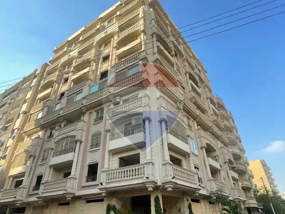 A strategic location in Masr Elgedida two floors with a commercial license