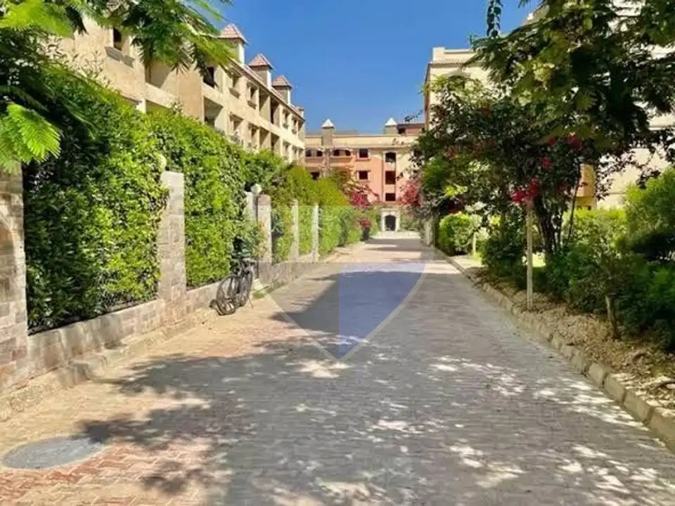 Ground duplex in le jardin For Sale