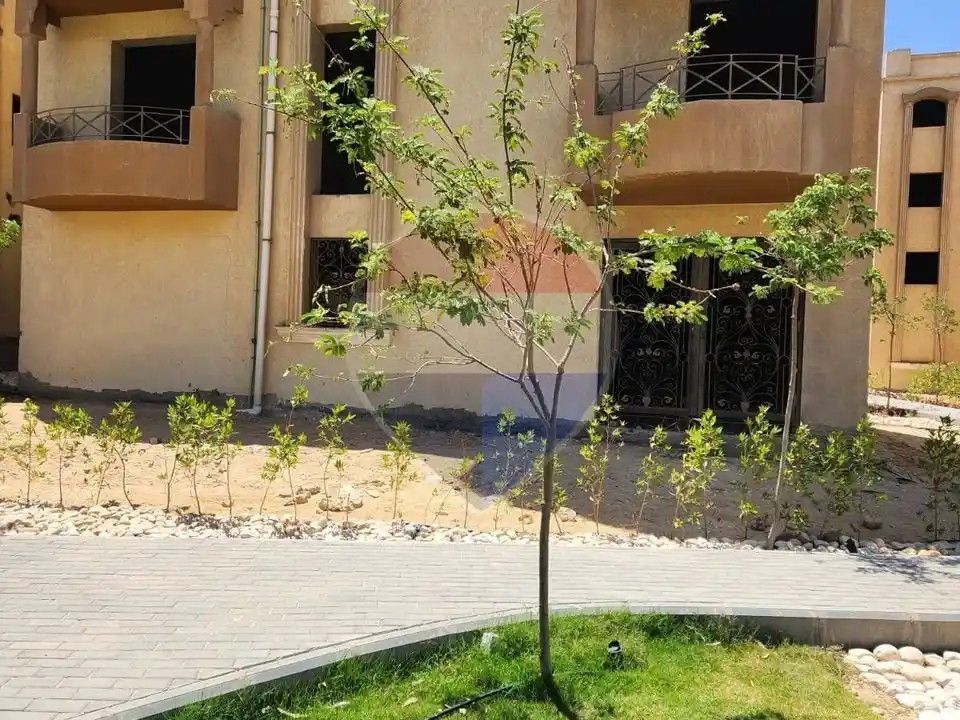 Ground duplex in le jardin For Sale