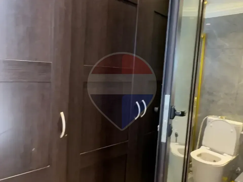 للإيجار – شقة رووف مفروشة بالكامل في ويست تاون