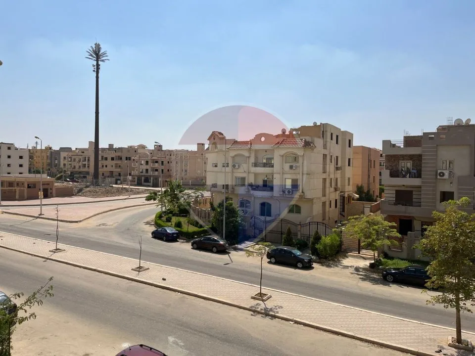 "شقه مفروشه للايجار بالحي الثامن