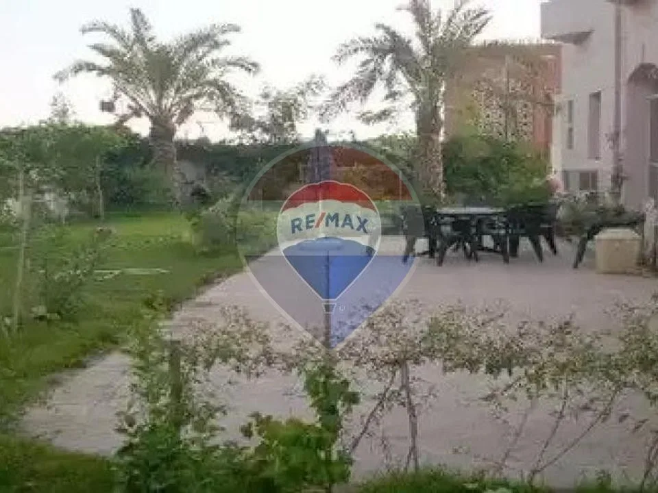 Fully furnished villa for sale in Utopia