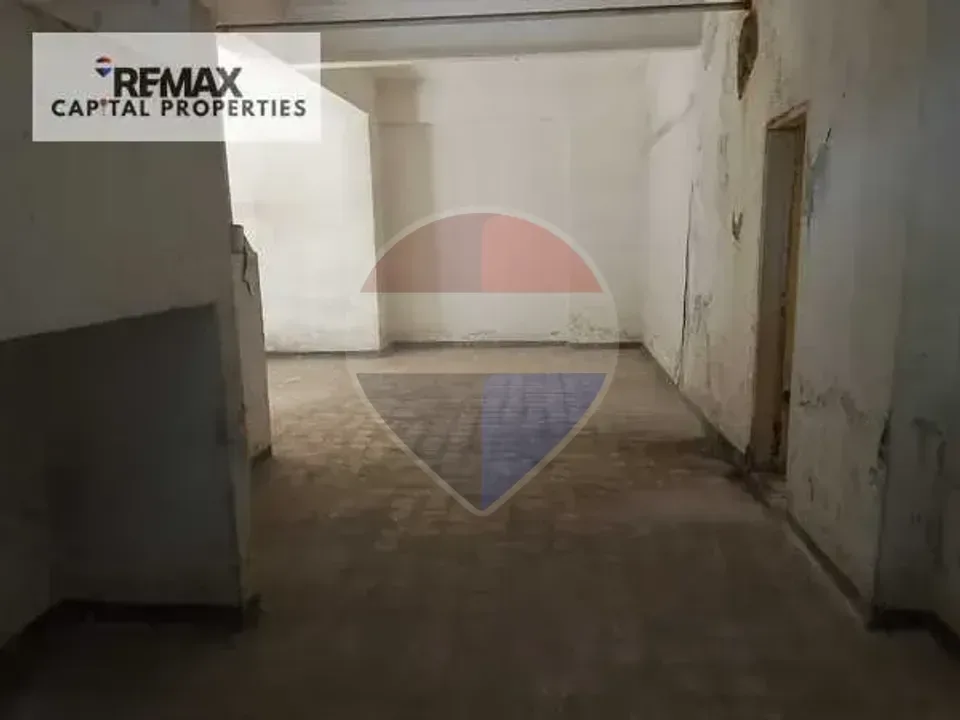 Investment and commercial opportunity for selling a warehouse in the heart of Al-Nahda Al-Jadida.