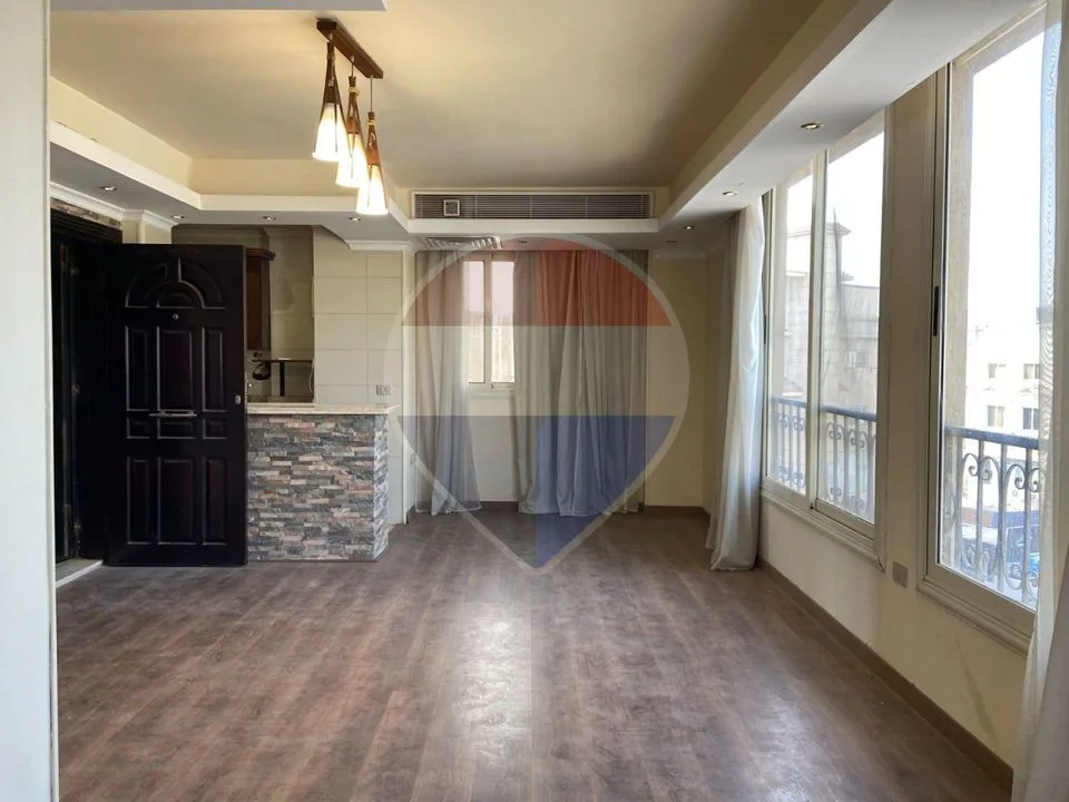 Studio for sale in Beverly Hills