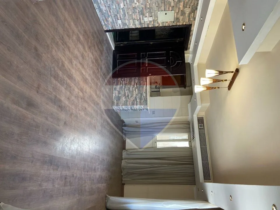 Studio for sale in Beverly Hills