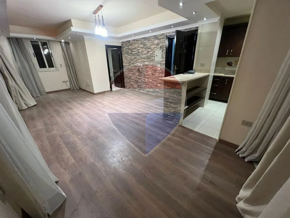 Studio for sale in Beverly Hills