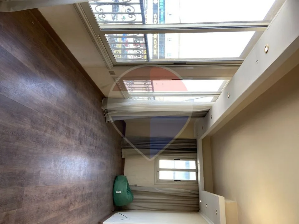 Studio for sale in Beverly Hills