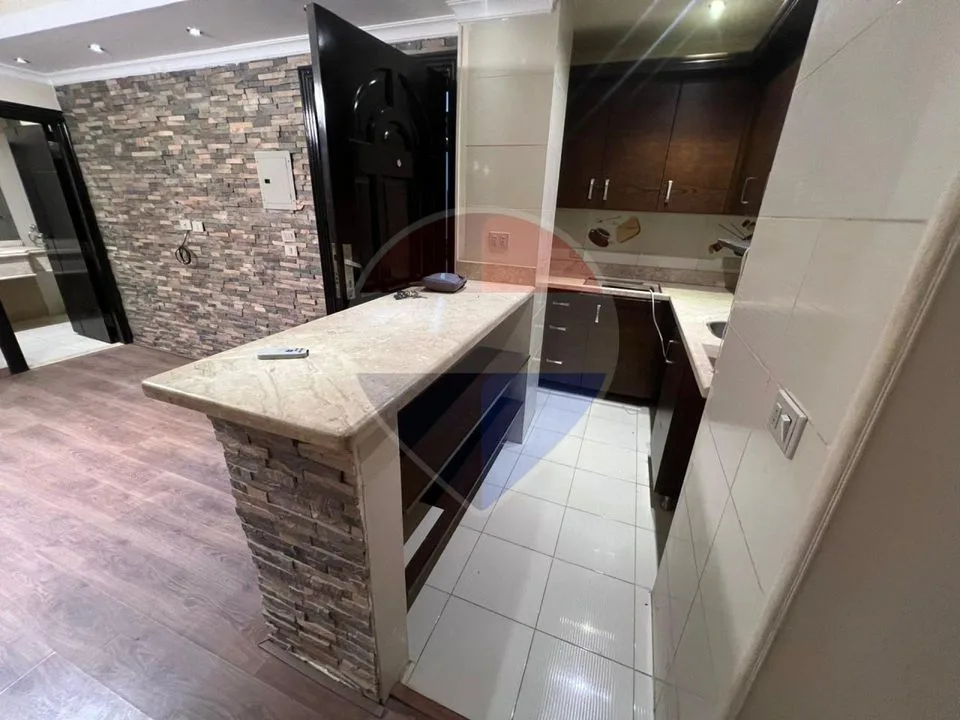 Studio for sale in Beverly Hills