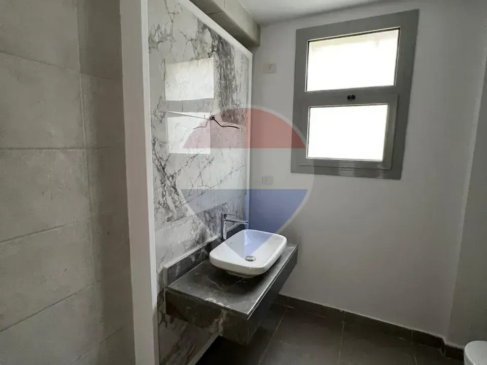 تاون هاوس ميدل تشطيب مودرن اول سكن في بالم باركس
