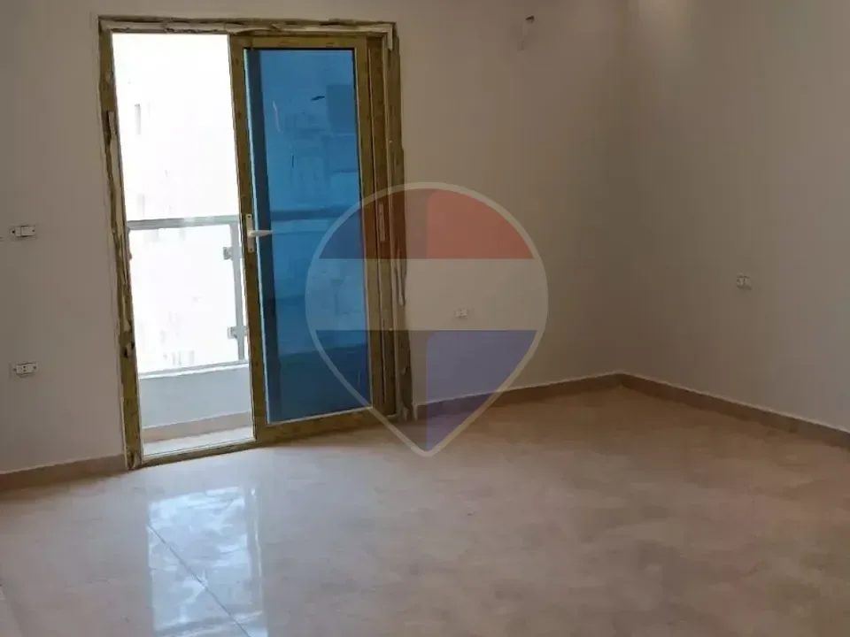 بنتهاوس 390م باطلاله علي حمام سباحه في كمبوند كالما