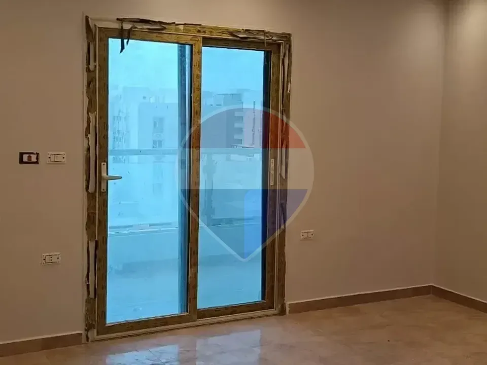 بنتهاوس 390م باطلاله علي حمام سباحه في كمبوند كالما