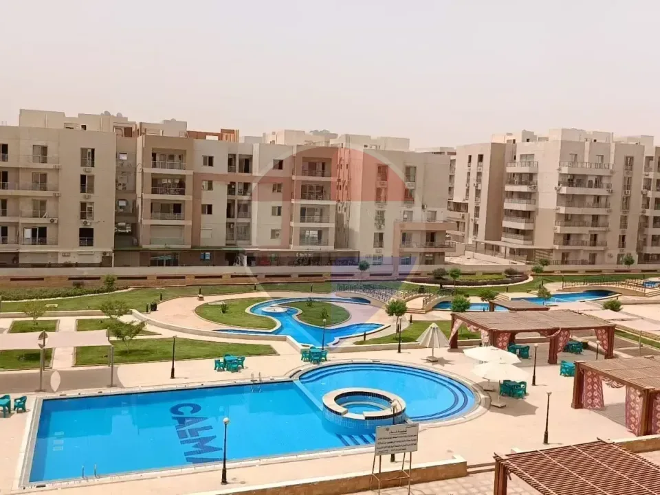 بنتهاوس 390م باطلاله علي حمام سباحه في كمبوند كالما