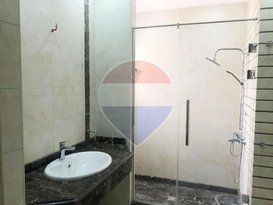Apartment with kitchen and acs with best price in Jewar