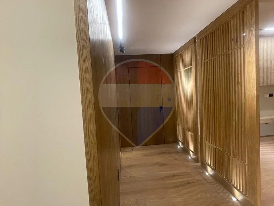 شقة للإيجار بمساحة ٢٠٠ م في ليك فيو ريزيدنس