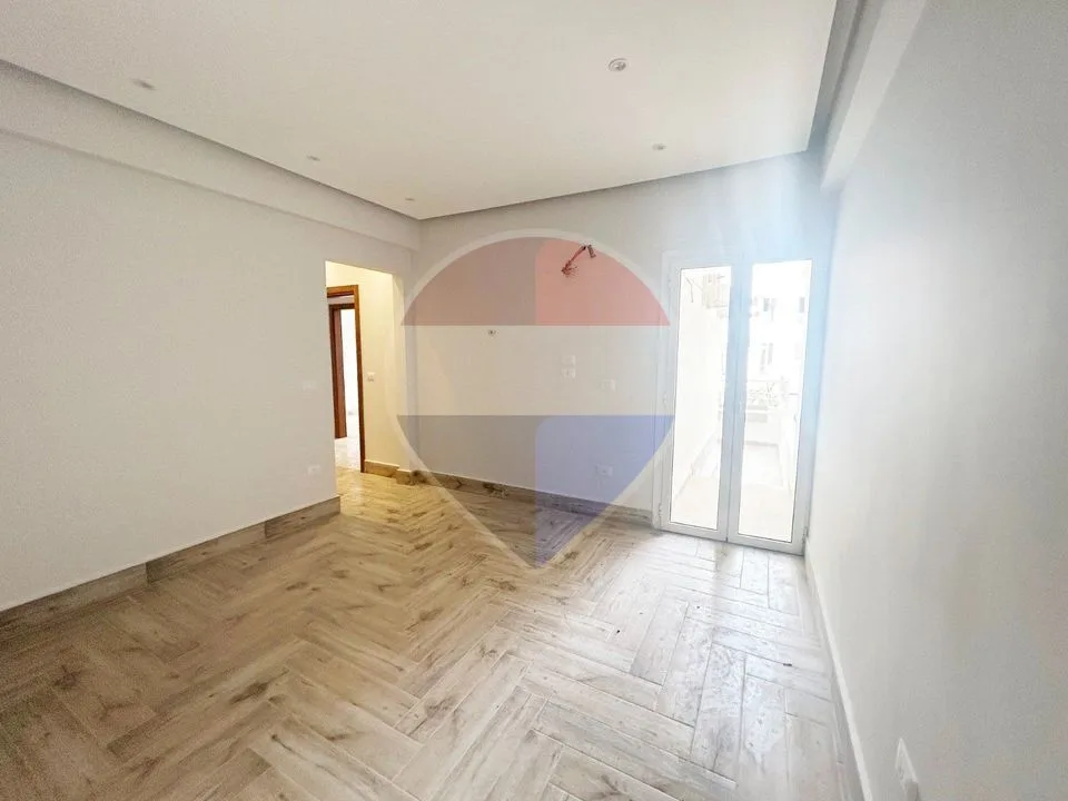 Ground floor apartment with private garden for rent