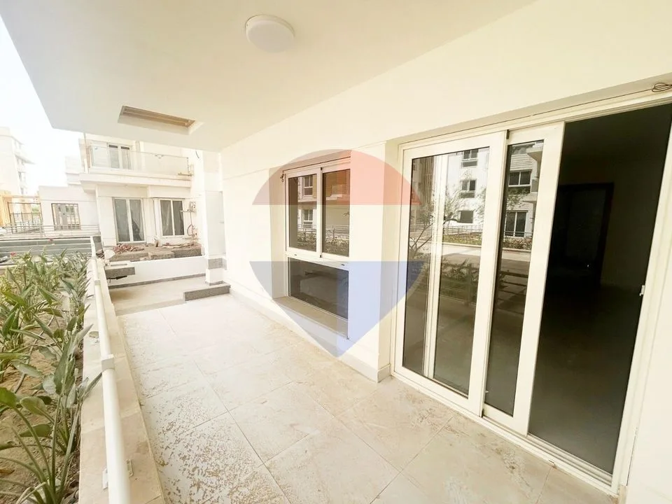 Ground floor apartment with private garden for rent