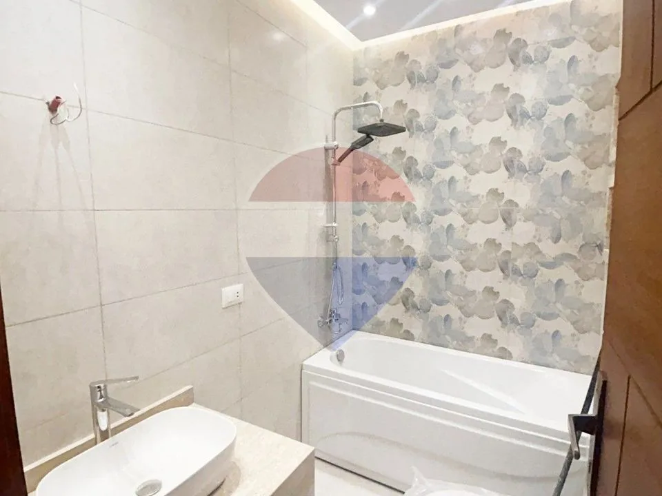Ground floor apartment with private garden for rent