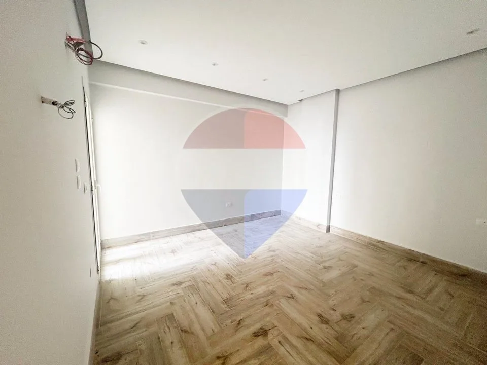 Ground floor apartment with private garden for rent