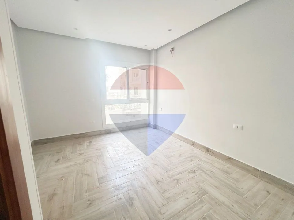 Ground floor apartment with private garden for rent