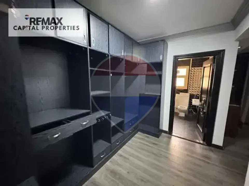 Full floor apartment in a villa, furnished, for rent to families, ultra-super deluxe finishing - Al Narges
