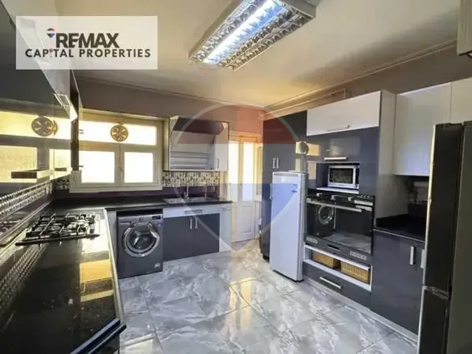 Full floor apartment in a villa, furnished, for rent to families, ultra-super deluxe finishing - Al Narges