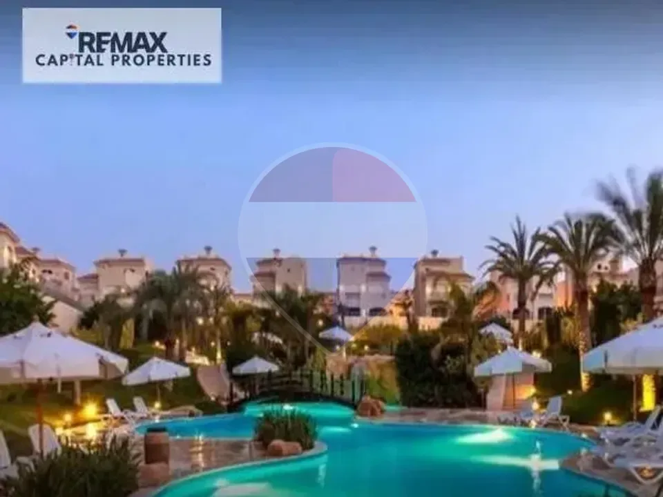 A chalet with immediate delivery that overlooks the sea and has views of swimming pools, fully furnished and equipped with air conditioning, at a special price in La Sirena