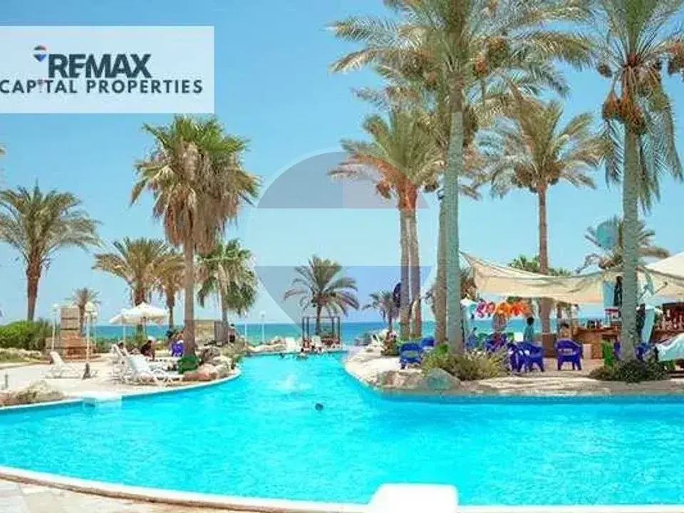 A chalet with immediate delivery that overlooks the sea and has views of swimming pools, fully furnished and equipped with air conditioning, at a special price in La Sirena
