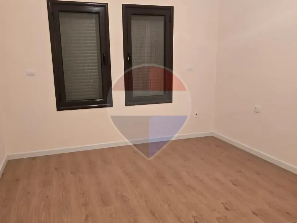 First use apartment 208m -Kitchen and acs- Green 5