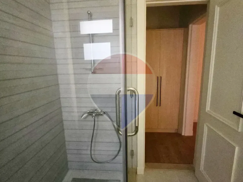 First use apartment 208m -Kitchen and acs- Green 5