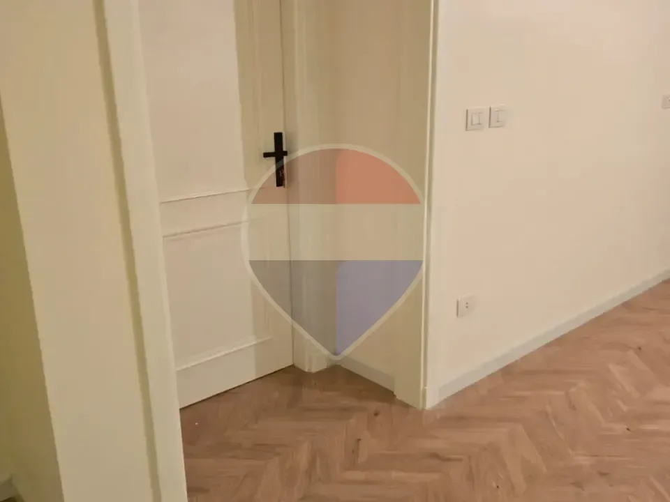 First use apartment 208m -Kitchen and acs- Green 5